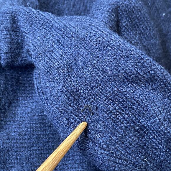 Everlane Cashmere Crew Sweater Womens Sz S Navy Blue Classic - Picture 6 of 12